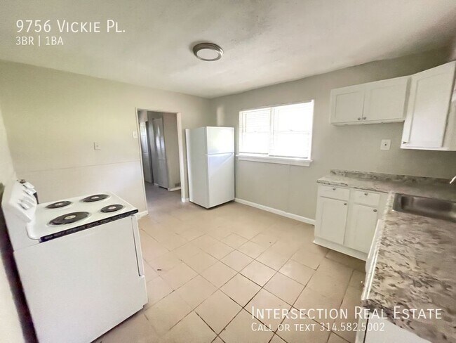 Building Photo - 9756 Vickie Pl