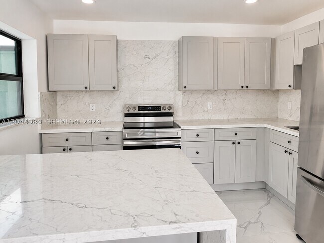 Foto del edificio - 3435 SW 91 Ave