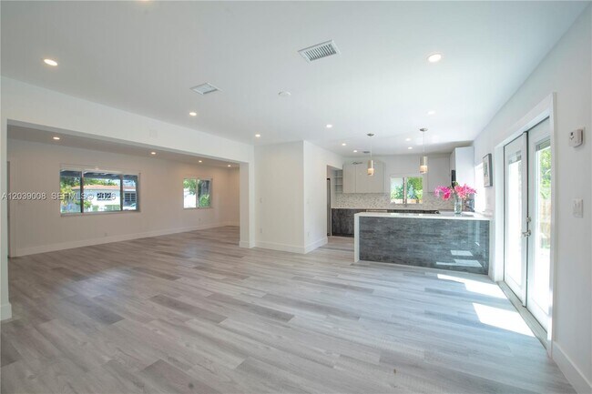 Foto del edificio - 2721 SW 29th Ct