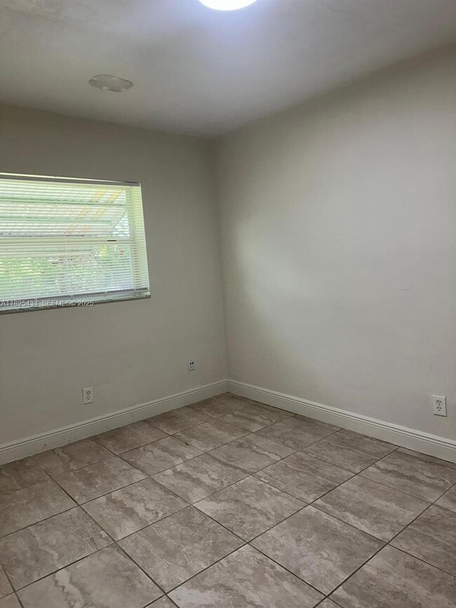 Foto del edificio - 4141 SW 20th St