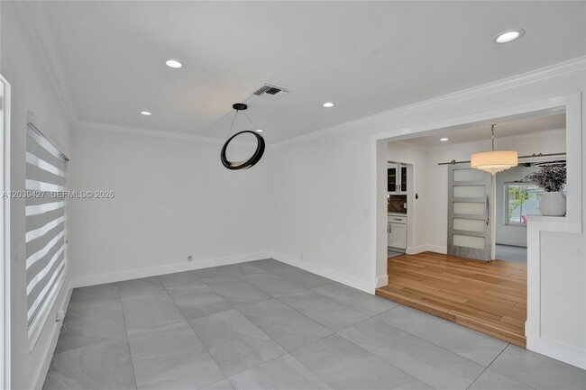 Building Photo - 213 NE 43rd St