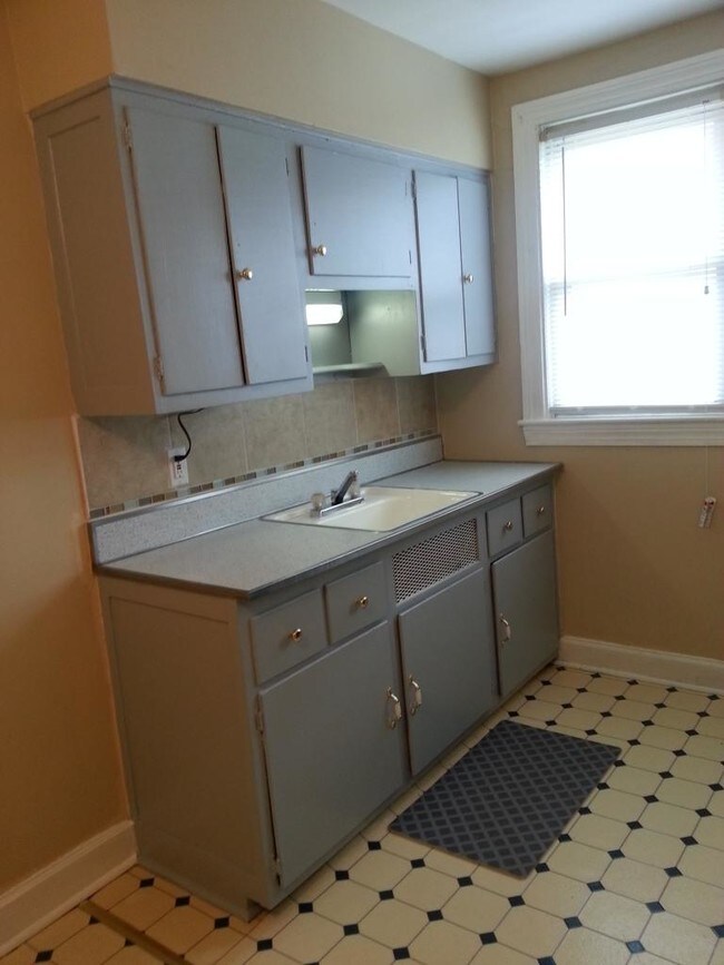 Building Photo - 1 bedroom in Louisville KY 40211