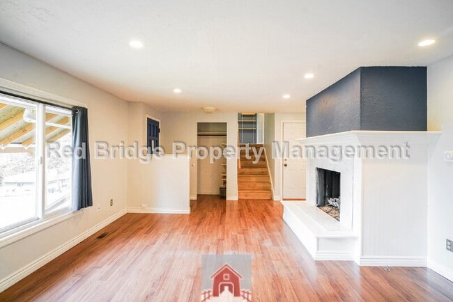 Foto del edificio - 5062 SW Freeman Ct