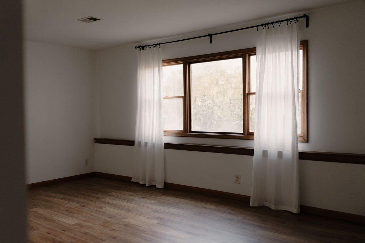 533539 Maple Square Unit 533, Wayzata, MN 55391 Room for Rent in