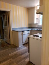 Building Photo - 114 Howard Dr