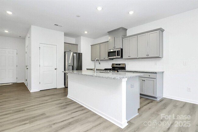 Foto del edificio - 3649 Secrest Lndg