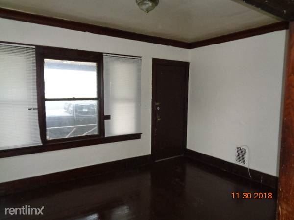 Building Photo - 1 br, 1 bath  - 185 Carter St down back