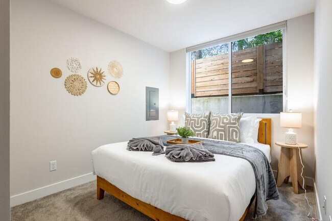 Foto del edificio - 1600 S Washington St