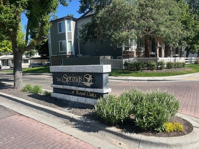 Building Photo - The Springs of Royal Oaks