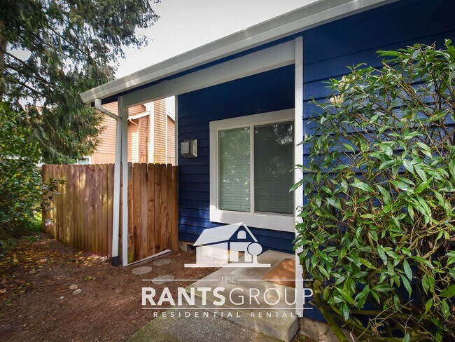 Foto del edificio - Charming 1-Bed / 1-Bath Townhome in Lacey!
