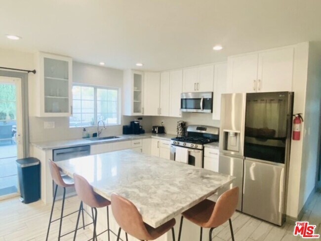 Foto del edificio - 22937 Wyandotte St