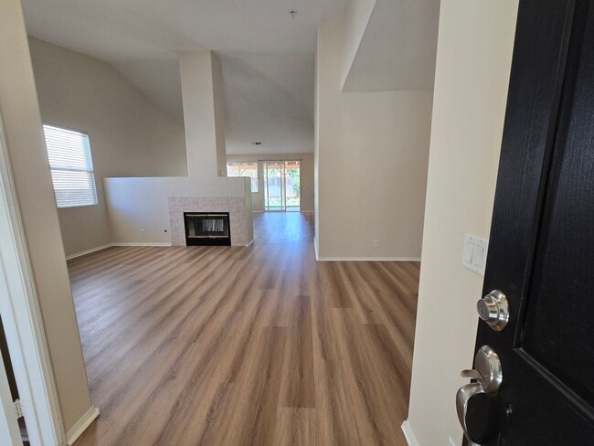 Building Photo - 42522 Coronet Ct