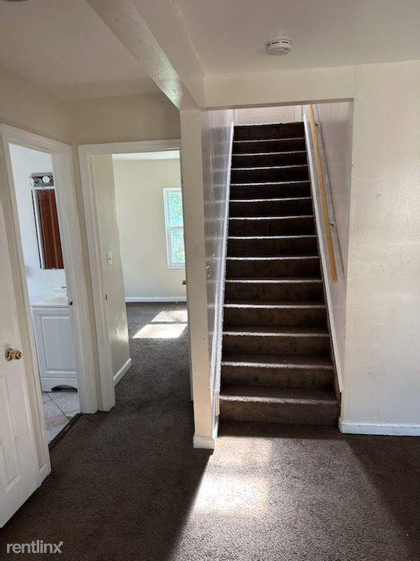 Building Photo - 3 br, 1.5 bath House - 15894 Rossini Dr