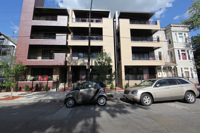 Foto del edificio - 1825 N California Ave