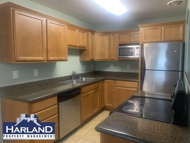 Building Photo - 4146 Hamilton St