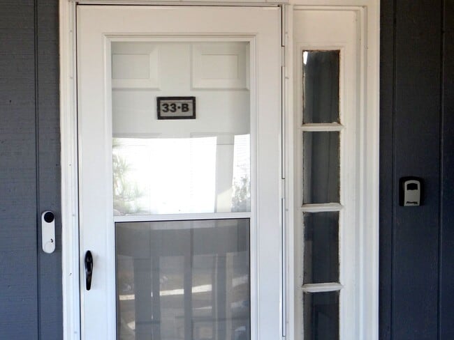 Building Photo - 33B GCR Seasonal Rental