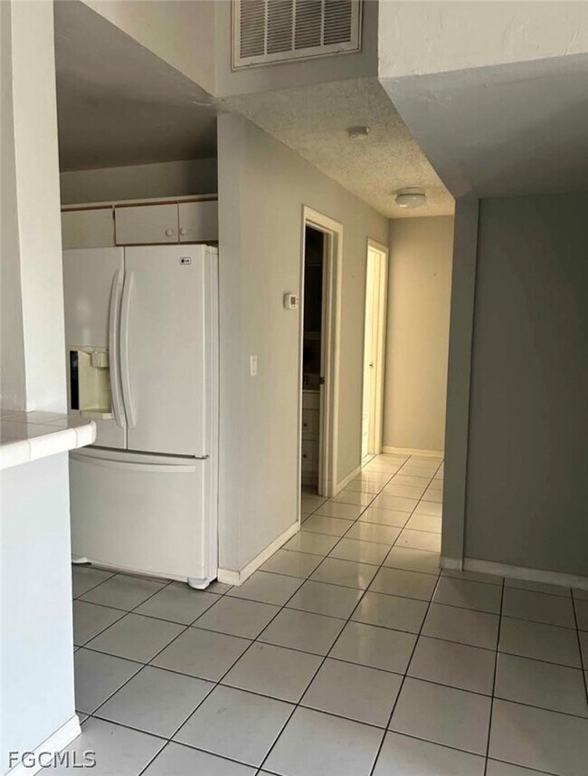 Building Photo - 2401 SW 2nd Pl