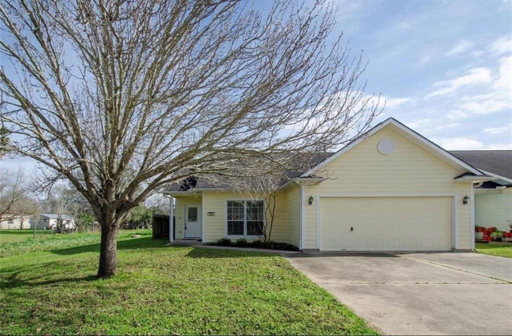 235 N Fowlkes St, Sealy, TX 77474 House Rental in Sealy, TX