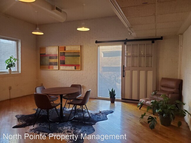Building Photo - 2 br, 1.5 bath House - 226 N. Arch St.