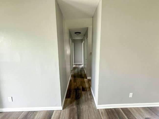 Building Photo - Updated 3 Bed Home with Trendy Interior Finishes & Huge Yard in South Columbus
