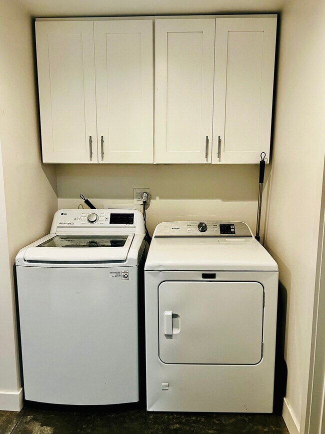 Foto del edificio - 4610 E 4th St