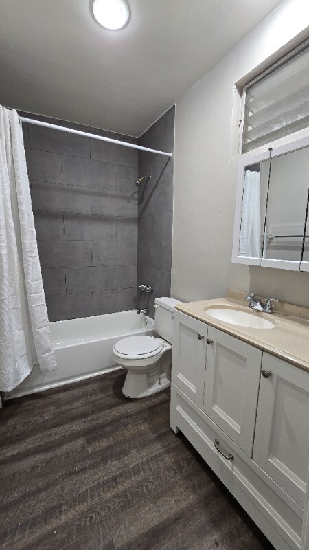 Building Photo - 409 N Los Robles Ave