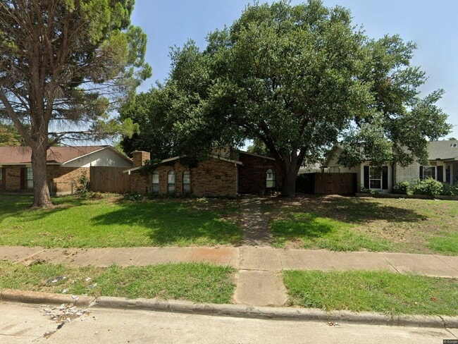 Building Photo - 1220 Warwick St