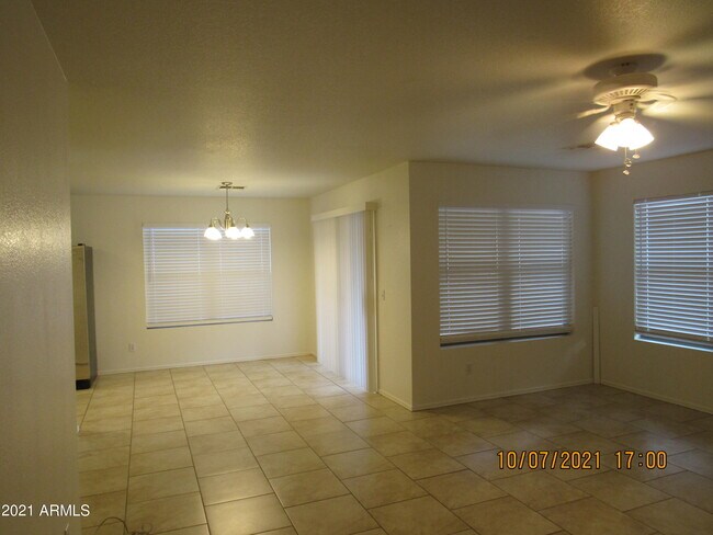 Foto del edificio - 2311 E Hazeltine Way