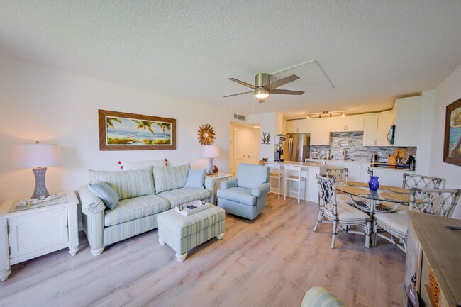 Foto del edificio - Available February 1st, 2026!  Cocoa Beach Waterfront Condo