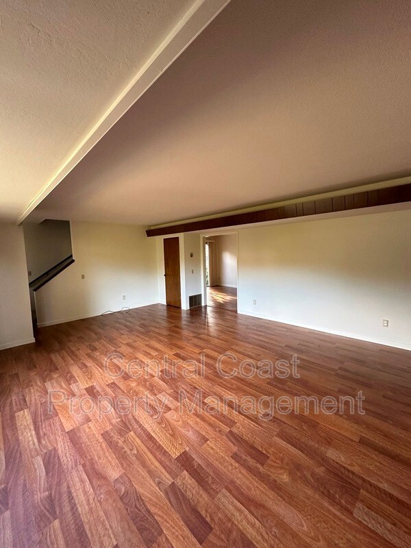Building Photo - 1327 Buena Vista Ave