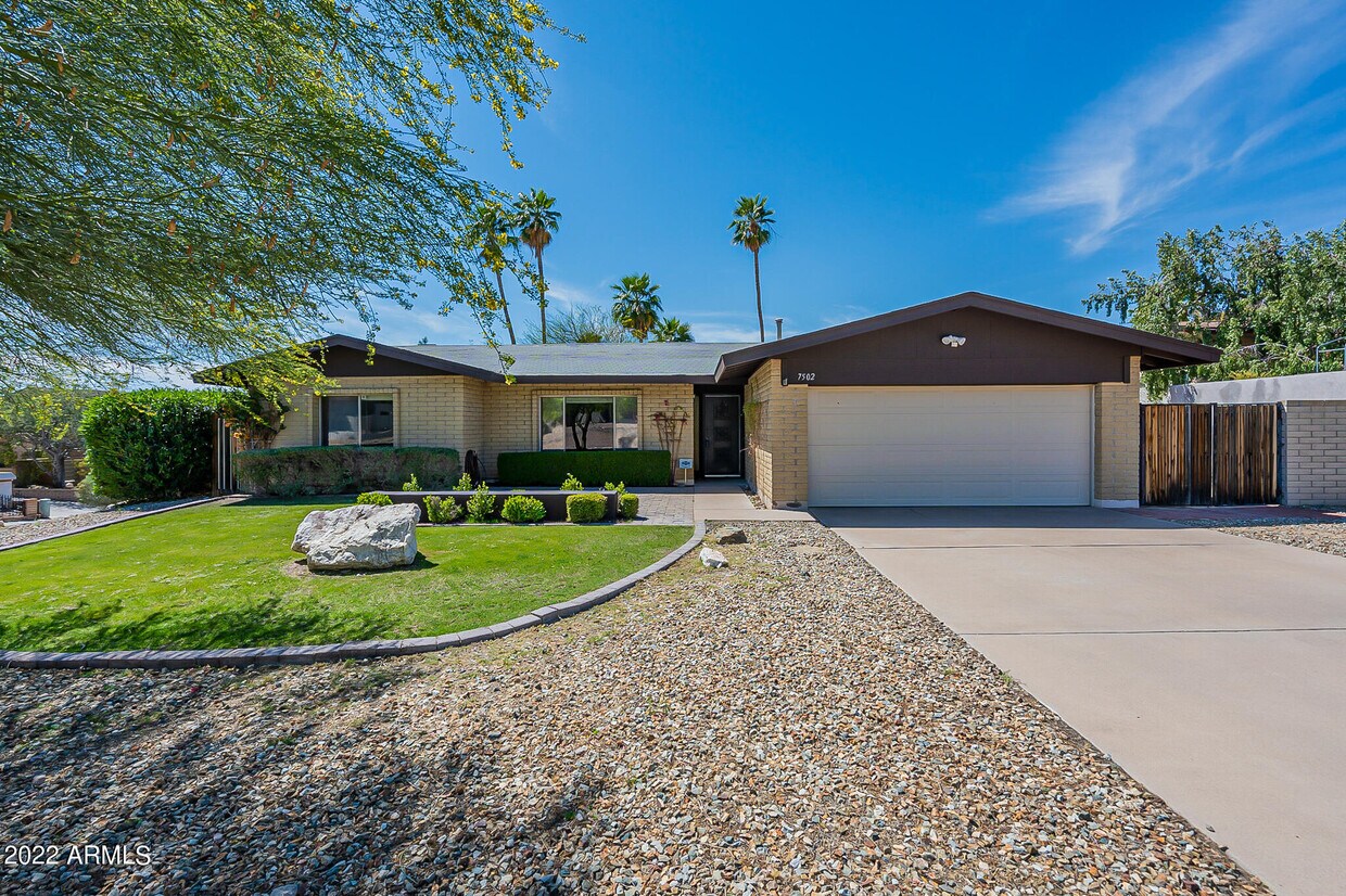 Primary Photo - 7502 N 22nd Pl