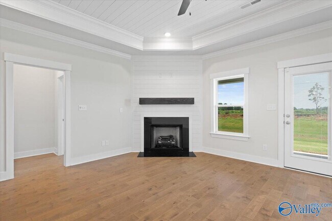 Building Photo - 140 Rugby Dr