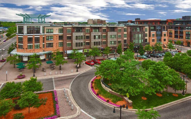 Foto del edificio - 4755 Park Commons Dr