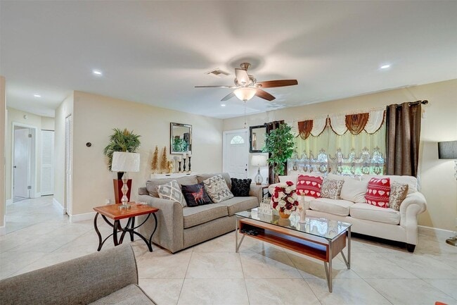Building Photo - 1386 Fulmar Dr