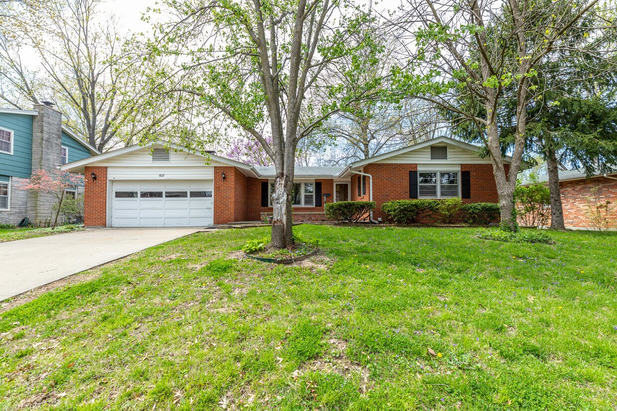 Primary Photo - 507 Laurel Dr