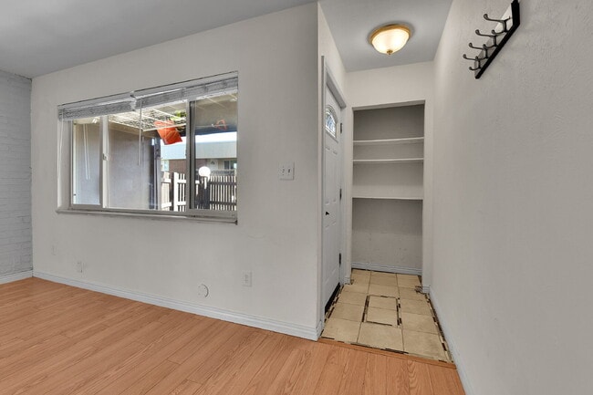 Building Photo - $1,340.95, 2 bed, 1 bath Located in Denver with a washer and dryer + 1/2 off first month rent