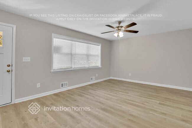 Building Photo - 2875 Laurel Ln