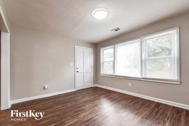 Foto del edificio - 1837 Oakmont Dr NW