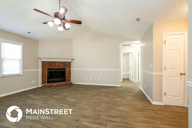 Building Photo - 3200 Fairington Dr