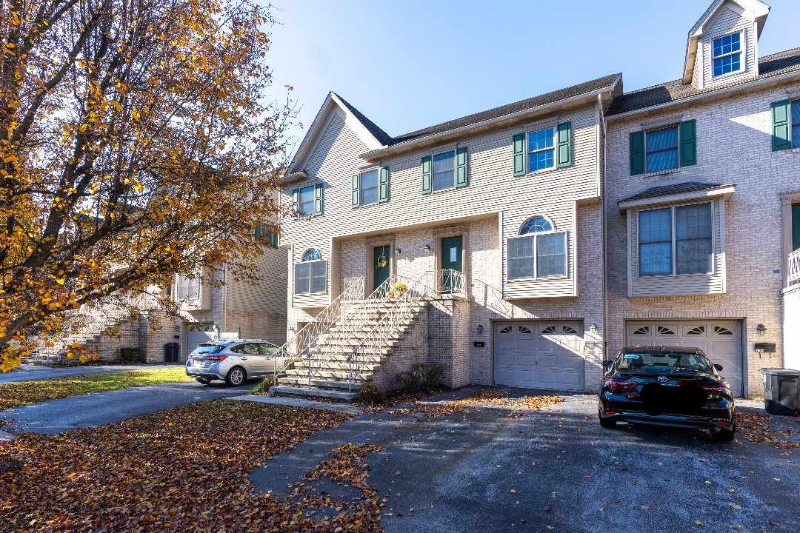 Primary Photo - 3018 5th Ave