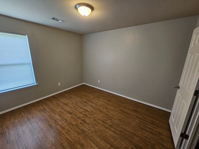 Foto del edificio - Nice 3 bedroom in west Fayetteville