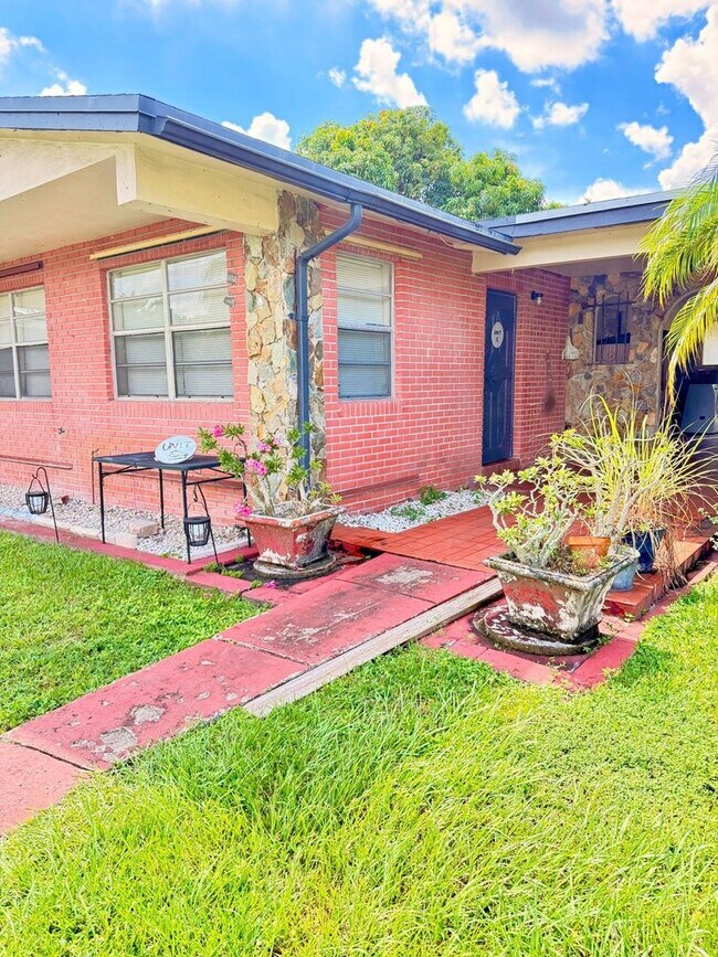Foto del edificio - 4088 SW 51st St