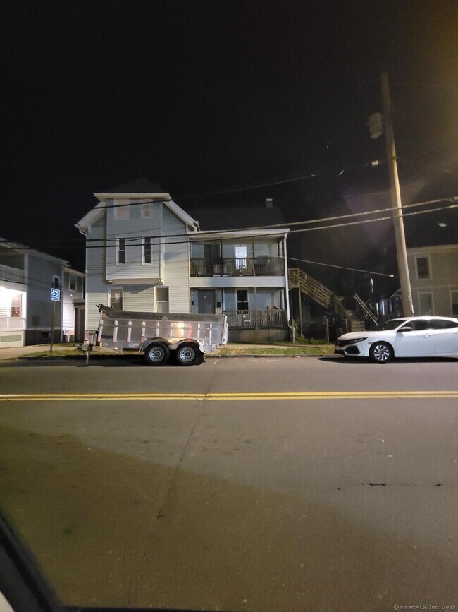 Foto del edificio - 15 Winchester Ave