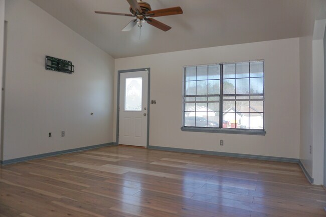 Foto del edificio - 6 Flora Cove