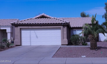 Building Photo - 262 S Springs Dr