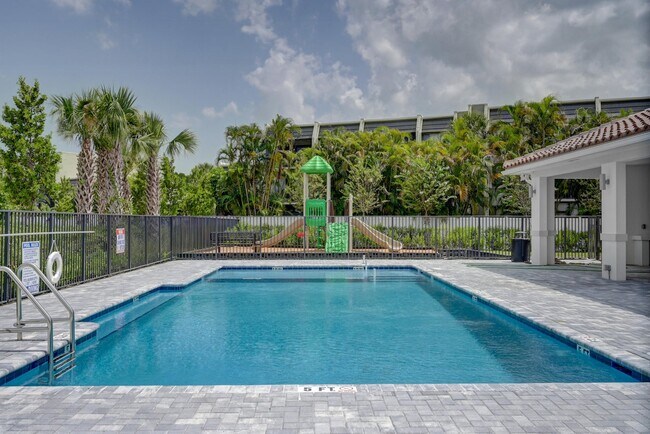 Foto del edificio - 6766 Broadwater Ln