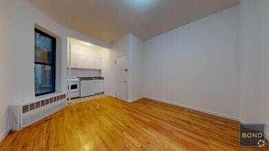 Building Photo - 330 E 93rd St