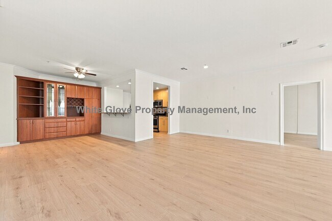 Foto del edificio - 3947 Carpenter Ave