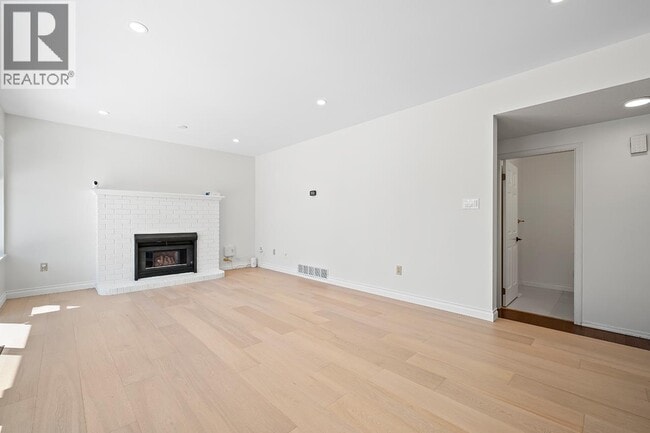 Building Photo - 4522 Watling St