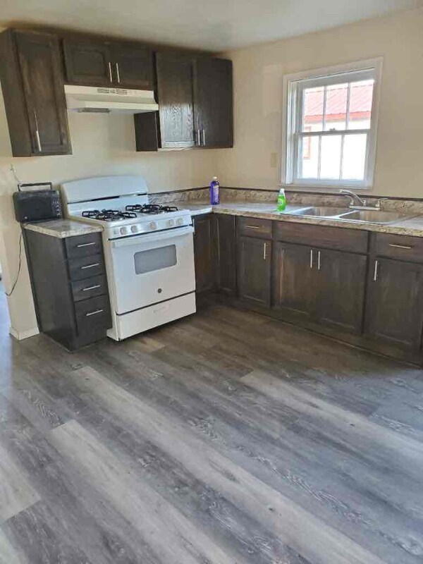 Building Photo - 306 Dorothy St